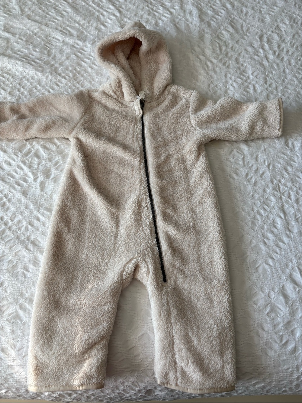 Hanna Andersson Plush Hooded Baby One-Piece Romper in Marshmallow 12-18m